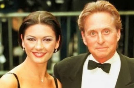 Catherine Zeta-Jones, 55 anni, condivide una foto rara con il marito Michael Douglas, 80 anni: come sono cambiati?