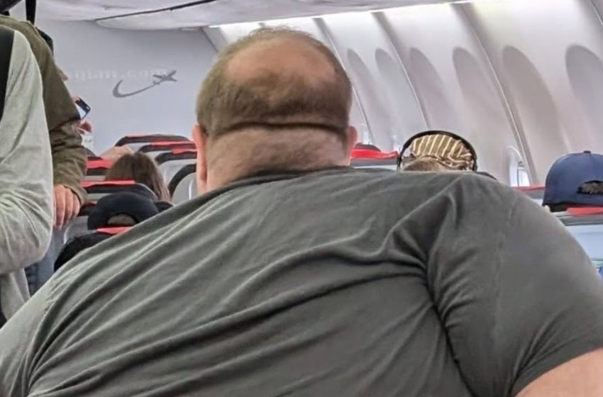 Sedile Aereo Scatena Polemiche: Foto Virali di una Passeggera Plus-Size Accendono il Dibattito sull’Uguaglianza nei Viaggi!