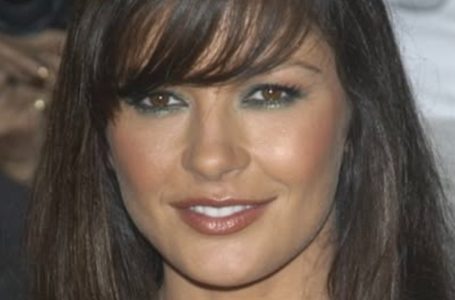 La figlia di Catherine Zeta-Jones indossa l’iconico abito della mamma e le somiglia in modo sorprendente!: Guarda le foto!