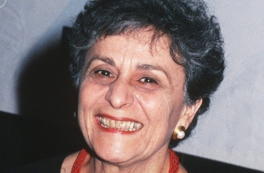  Dietro Ogni Leggenda C’è un Eroe Silenzioso: Conosci la Donna Che Gli È Rimasta Accanto per 68 Anni!