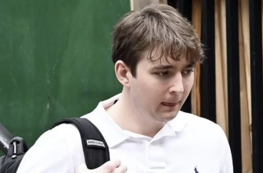  Nuove foto di Barron Trump fanno discutere: il piccolo dettaglio di cui tutti parlano!