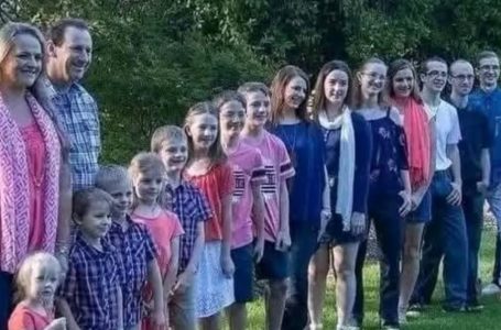 La famiglia più numerosa d’Australia: 30 anni d’amore e 16 figli insieme!