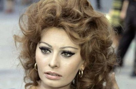 “È davvero lei?”: i fan stupiti dalle rare foto di Sophia Loren, 90 anni, a casa sua!