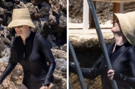 Ha 64 anni e fa girare tutte le teste in Italia!: L’icona di Hollywood sfoggia una bellezza senza tempo con un audace costume nero che fa parlare tutti