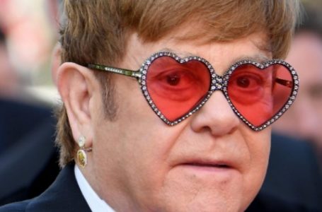 «Non riesco a guardare i miei musical e mi fa male»: Elton John, 77 anni, lotta contro la cecità. Le sue foto recenti!
