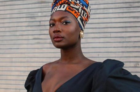 Le davano solo 3 settimane di vita: ha sconfitto il cancro, perso una gamba e diventata fashion blogger
