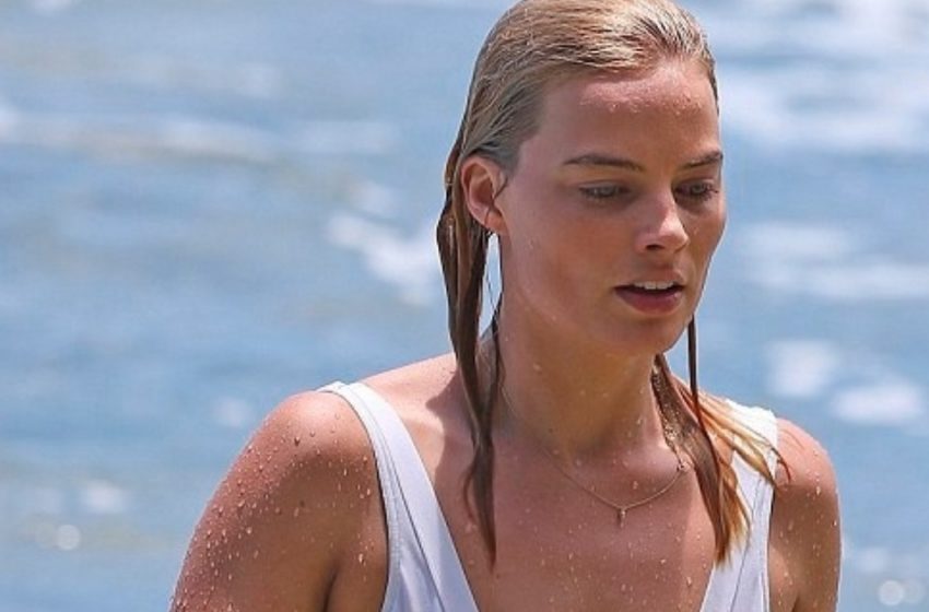  La Neo-Mamma Margot Robbie È Già Tornata in Forma Smagliante: Le Sue Foto Fanno Sensazione!