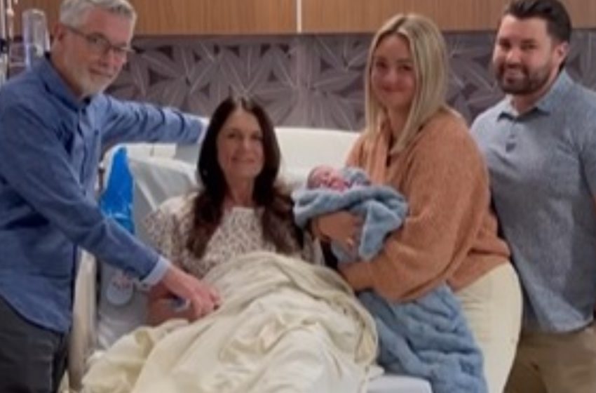 Nonna diventa surrogata per il figlio e la nuora: la definisce un’“esperienza straordinaria e spirituale”