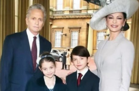 È apparsa a braccetto con suo padre! Douglas, 81 anni, immortalato accanto alla figlia di 22, avuta con Catherine Zeta-Jones