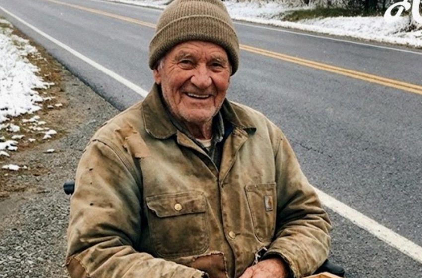  Settantotto anni dimenticato dal mondo — finché uno straniero si fermò sul ciglio della strada e cambiò tutto