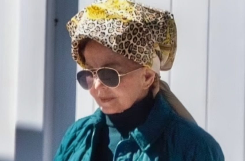  Icona delle Soap degli Anni ’70 e Vincitrice di un Emmy Irriconoscibile durante una Spesa Casuale: Riuscite a Indovinare Chi È?