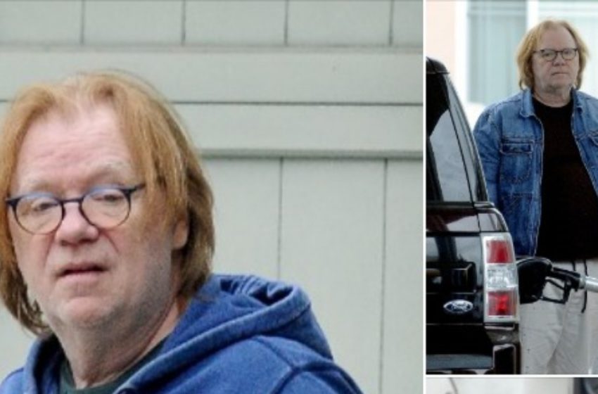  Dal Casanova della TV a Uomo Irriconoscibile: Riesci a Indovinare la Star Iconica Dietro Quegli Occhiali?